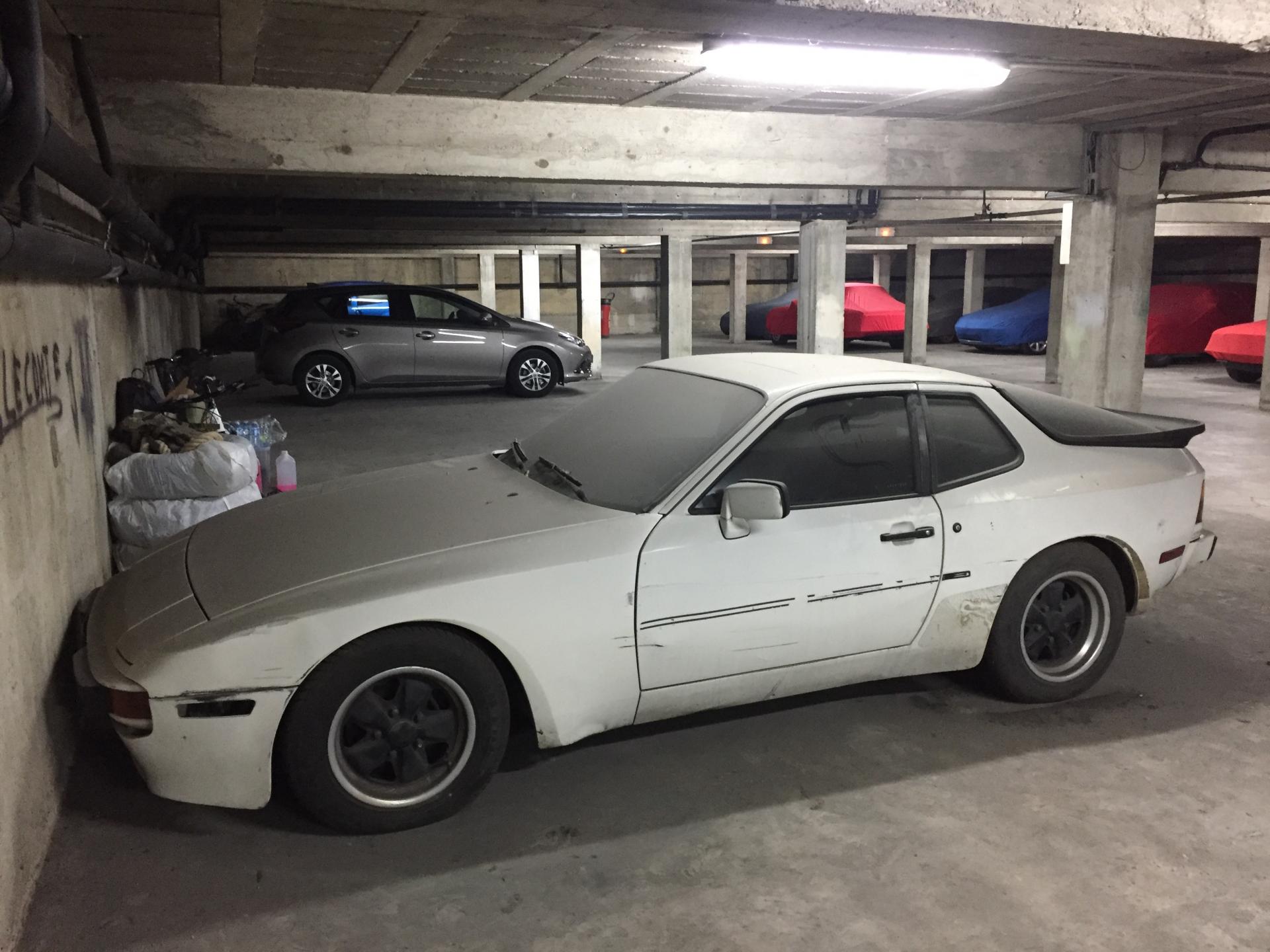 944