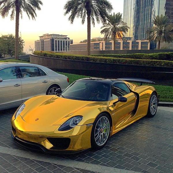 Porsche 918 Spyder Gold