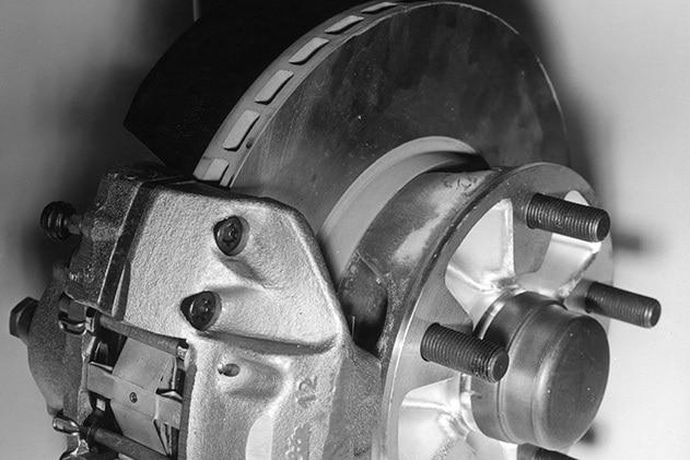 1966 : Freins à disques ventilés
