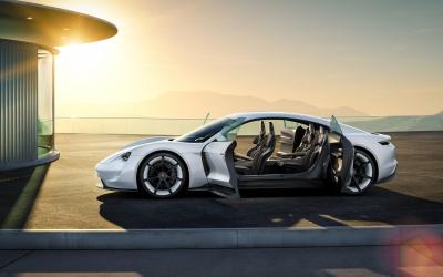 Porsche Mission E portes ouvertes