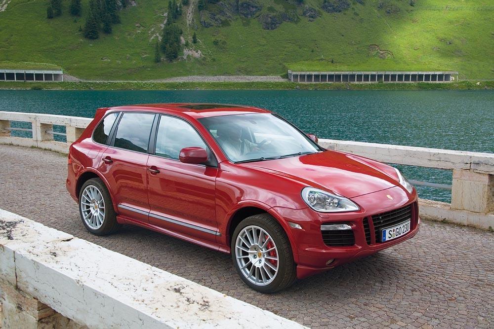 2 porsche cayenne rouge gts