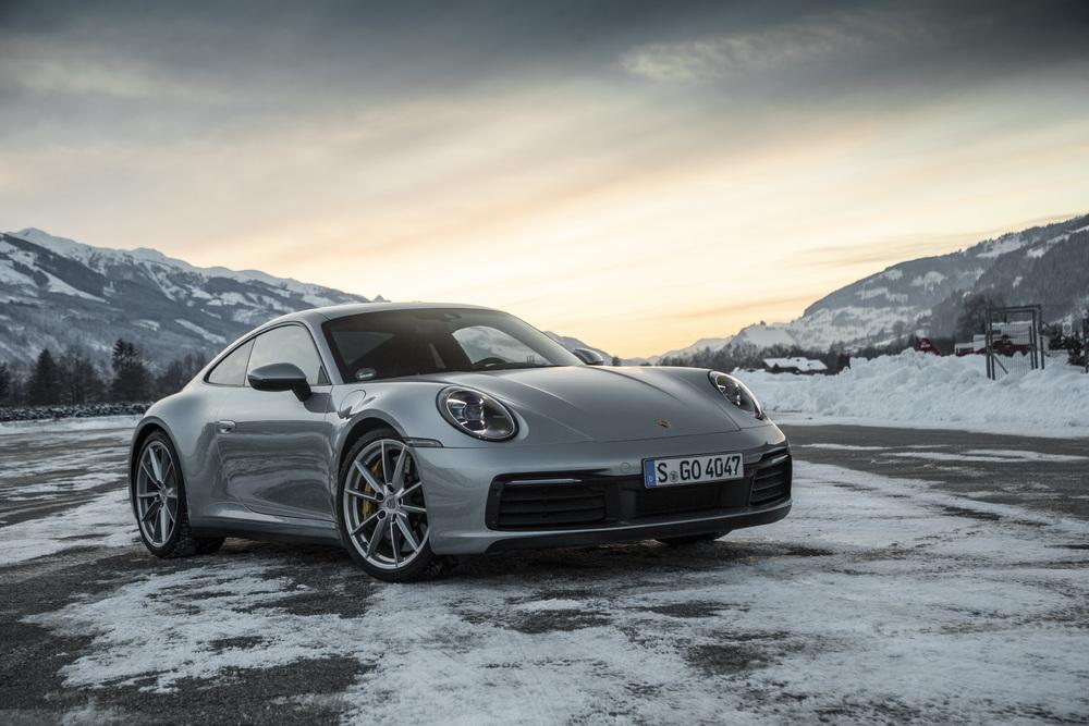 6 porsche 992 carrera 4s