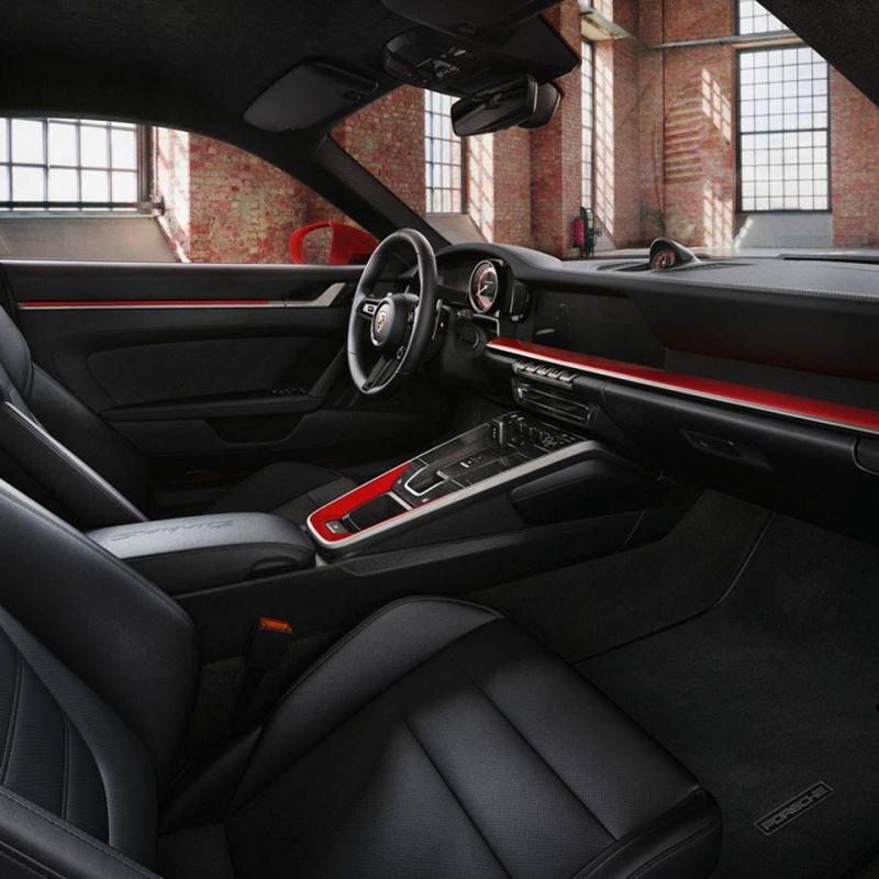 Intérieur Porsche 992 TUrbo S sièges sport