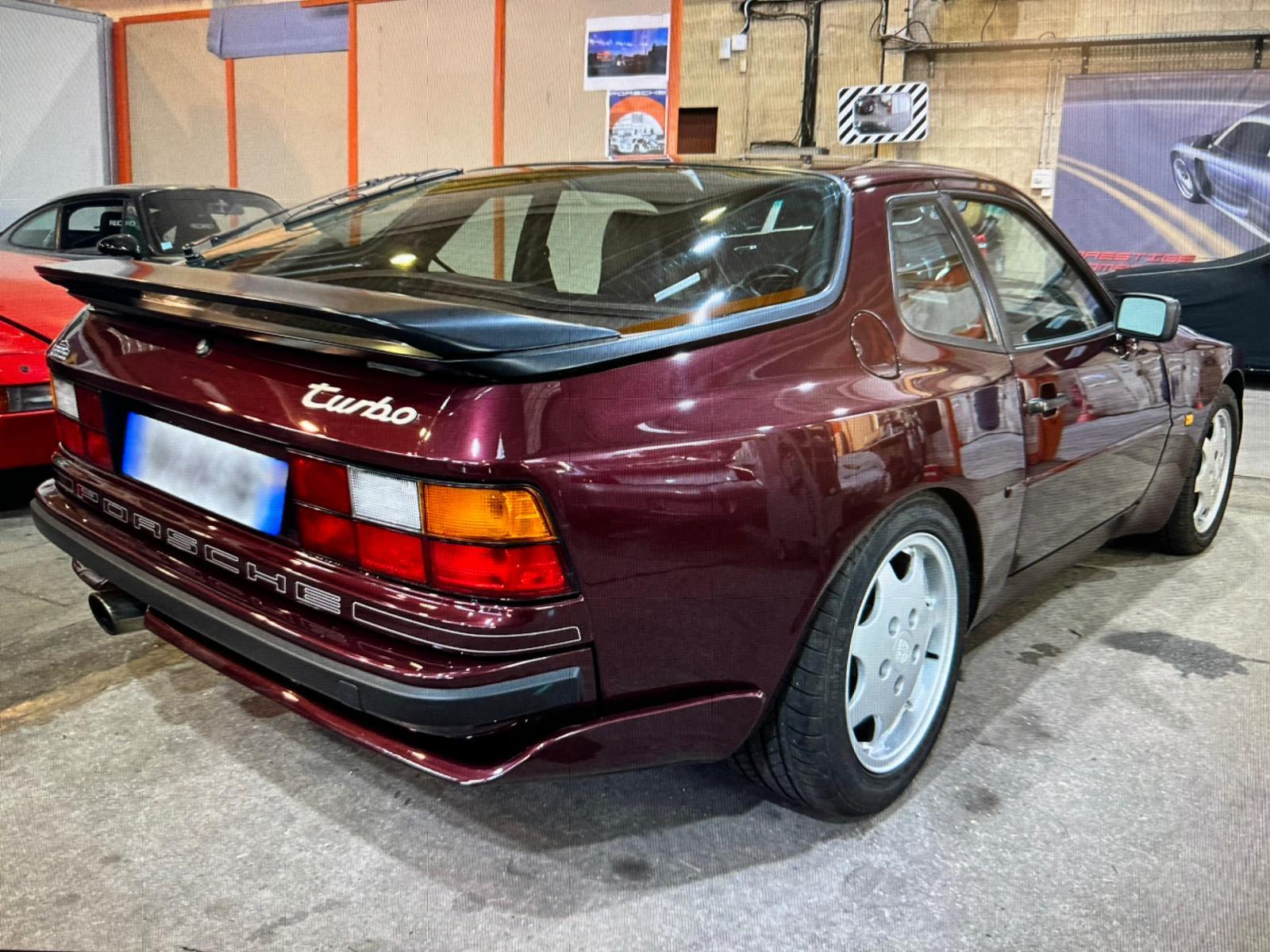 Porsche 944 Turbo 250 ch (Moteurs avant)