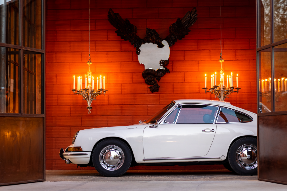 Les 60 ans de la Porsche 911 à la Lustrerie Mathieu