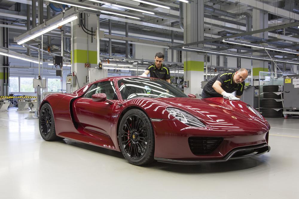 Porsche 918 Spyder production line