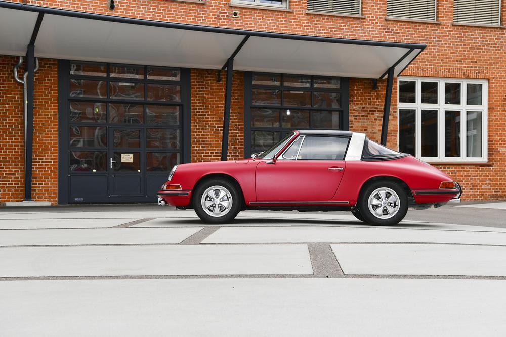 Porsche 911 targa rouge