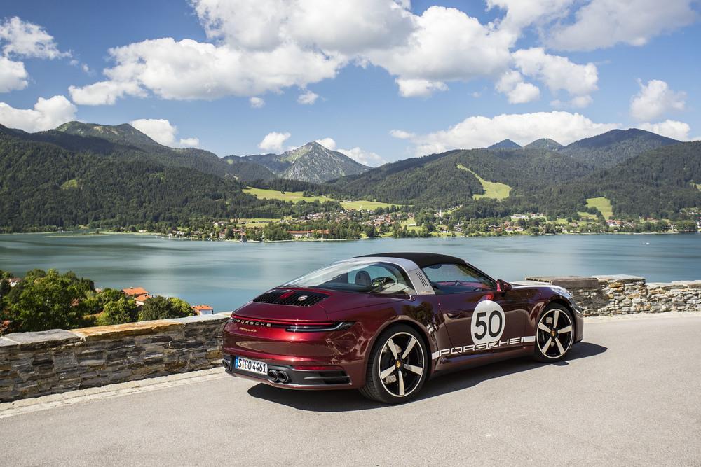 Porsche 992 targa heritage design edition