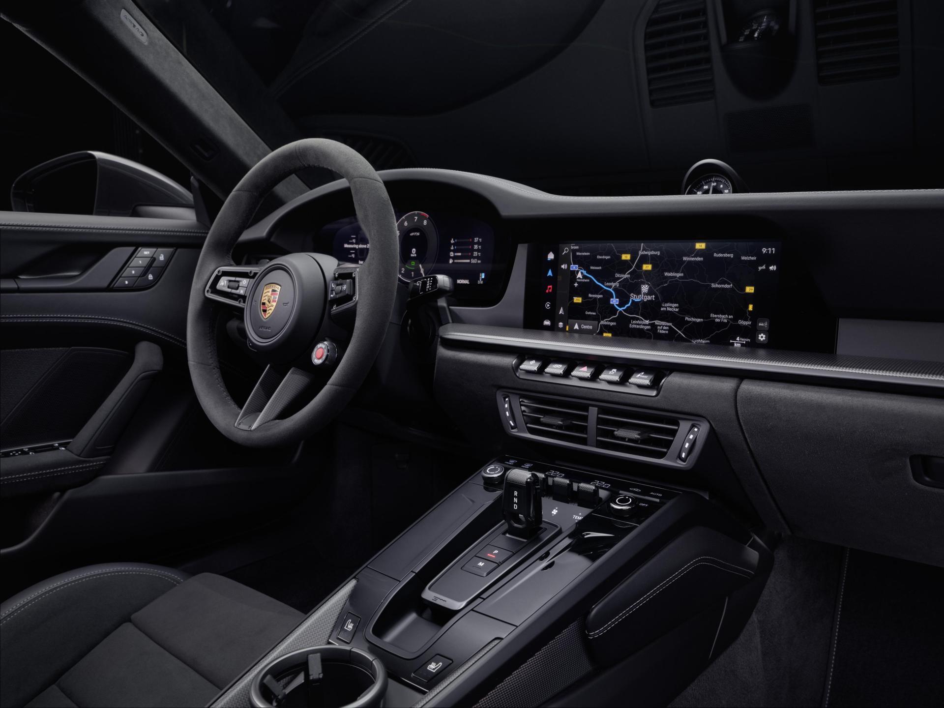 Habitacle nouvelle porsche 911 992 flat 6 mag
