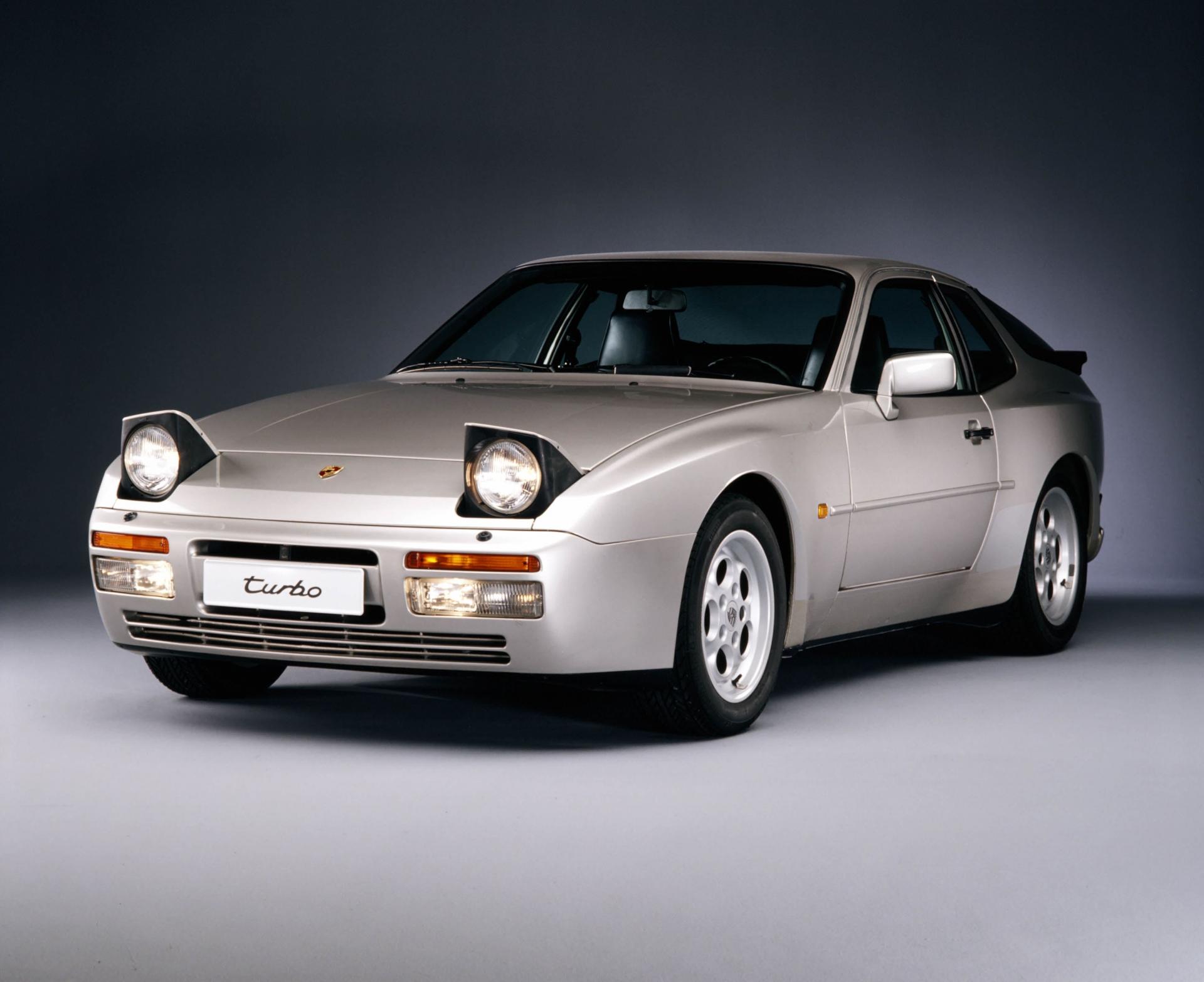 Porsche 944 turbo S Flat 6 Magazine