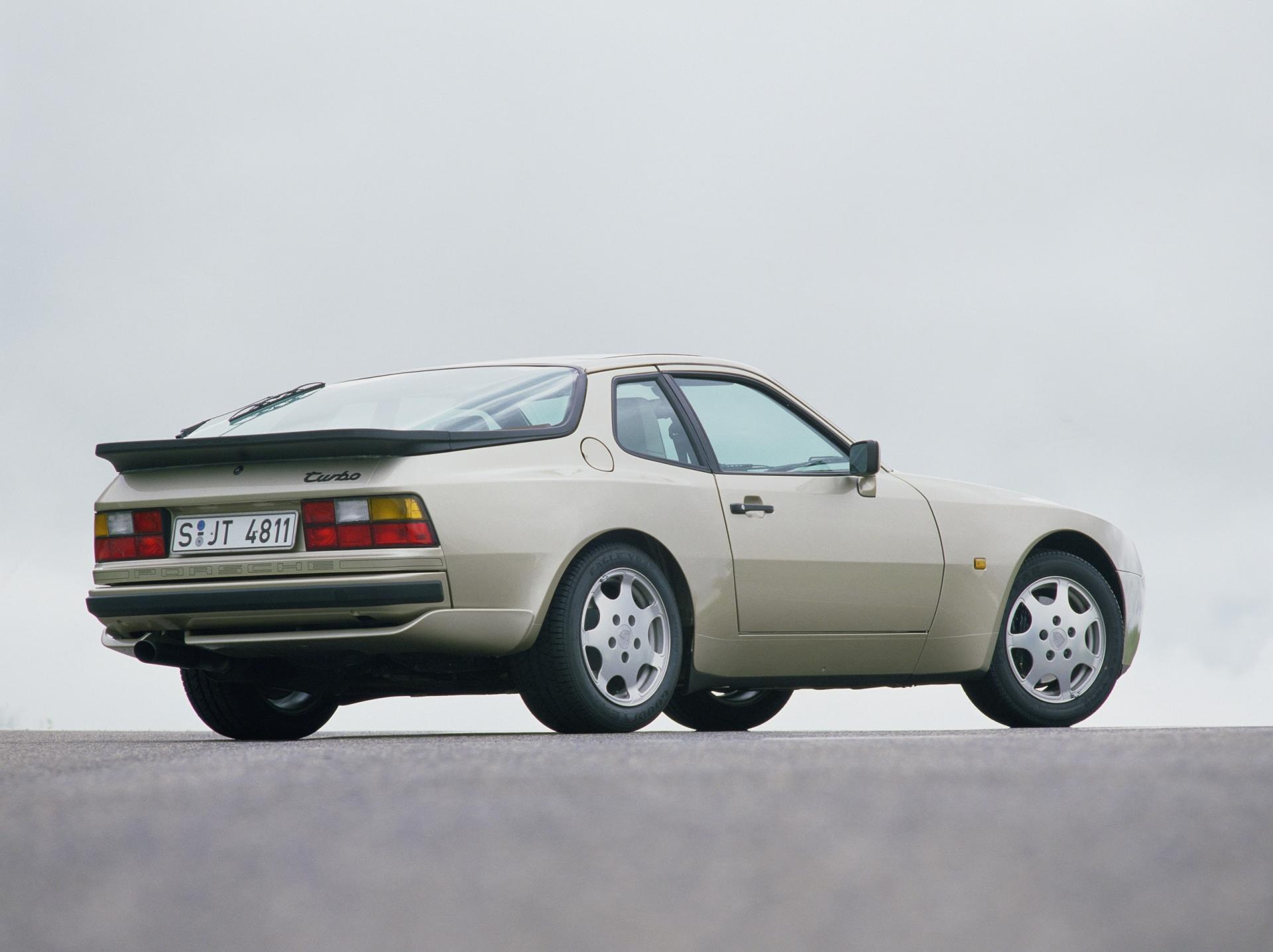 Porsche 944 turbo Flat 6 Magazine