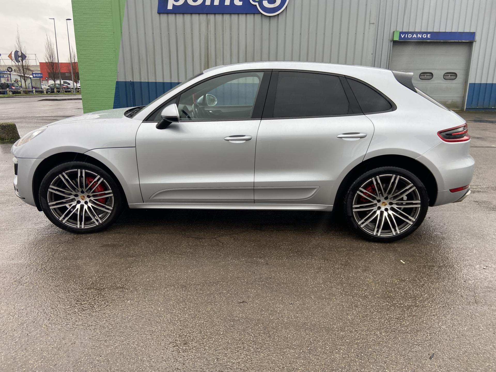 Porsche Macan Turbo Pack Performance (Porsche Macan)