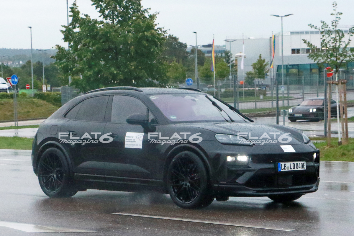 Le futur Porsche Macan électrique aperçu sans camouflage