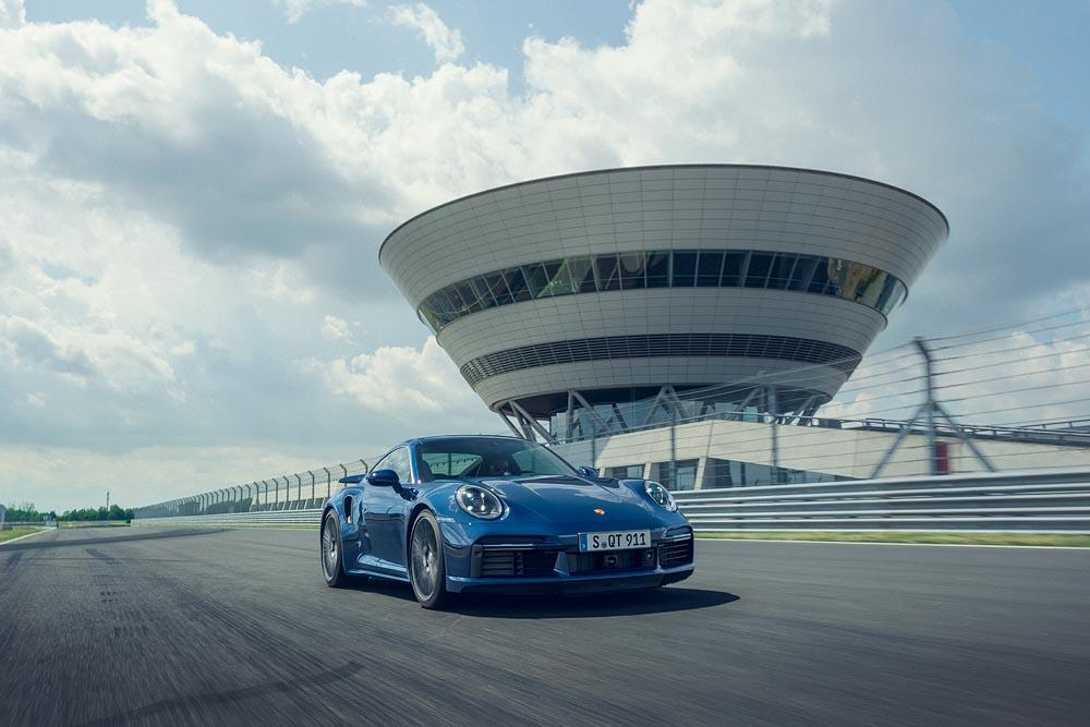 Nouvelle porsche 911 992 turbo