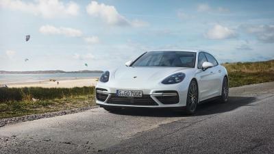 Panamera turbo s e hybrid sport turismo 2