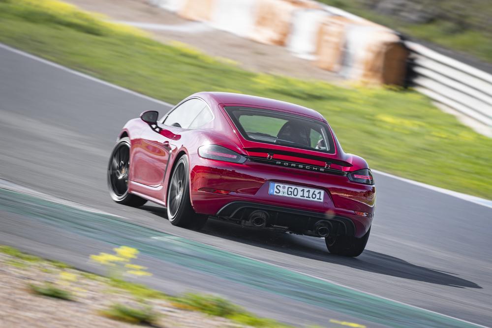 Porsche 718 cayman gts circuit