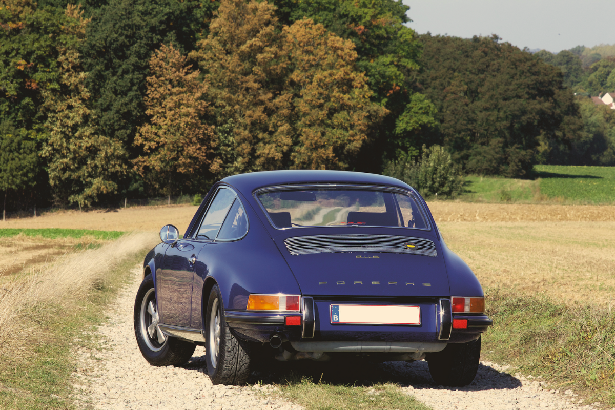 Porsche 911 2 2 s flat 6 mag