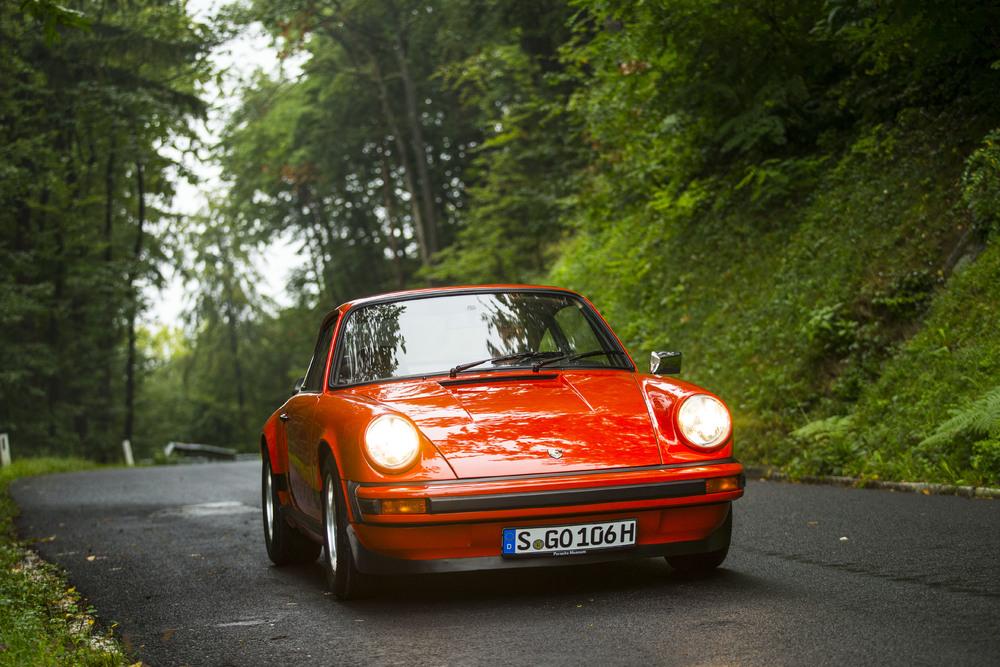 Porsche 911 carrera 2 7 2