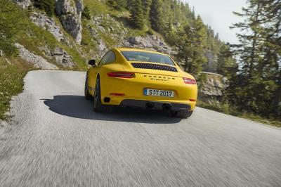 Porsche 911 carrera t action