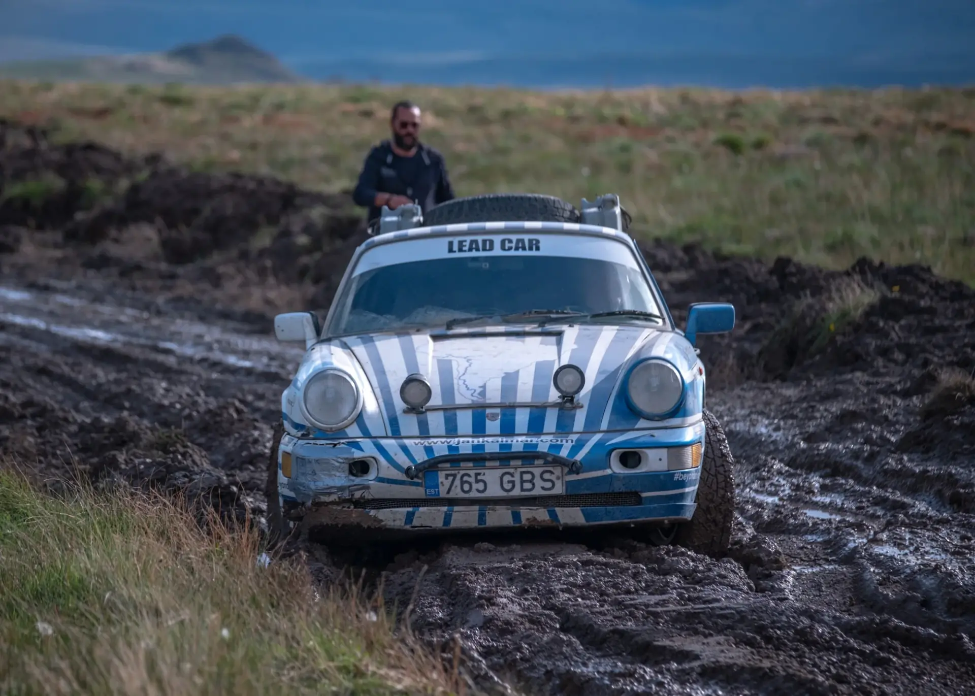 Porsche 911 et cayenne rallye 18