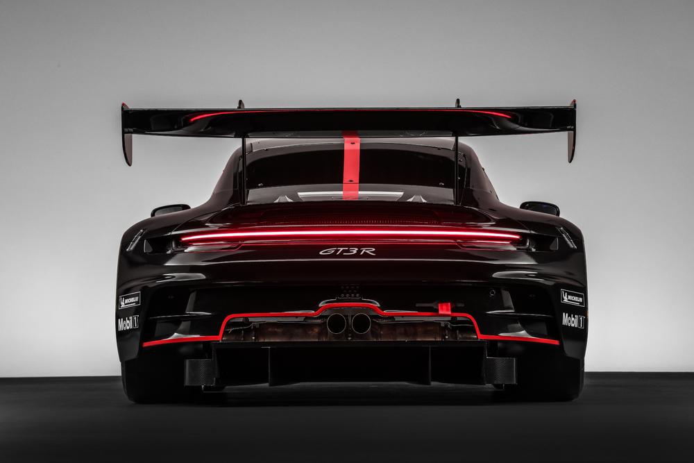 Porsche 911 gt3 r flat 6 magazine