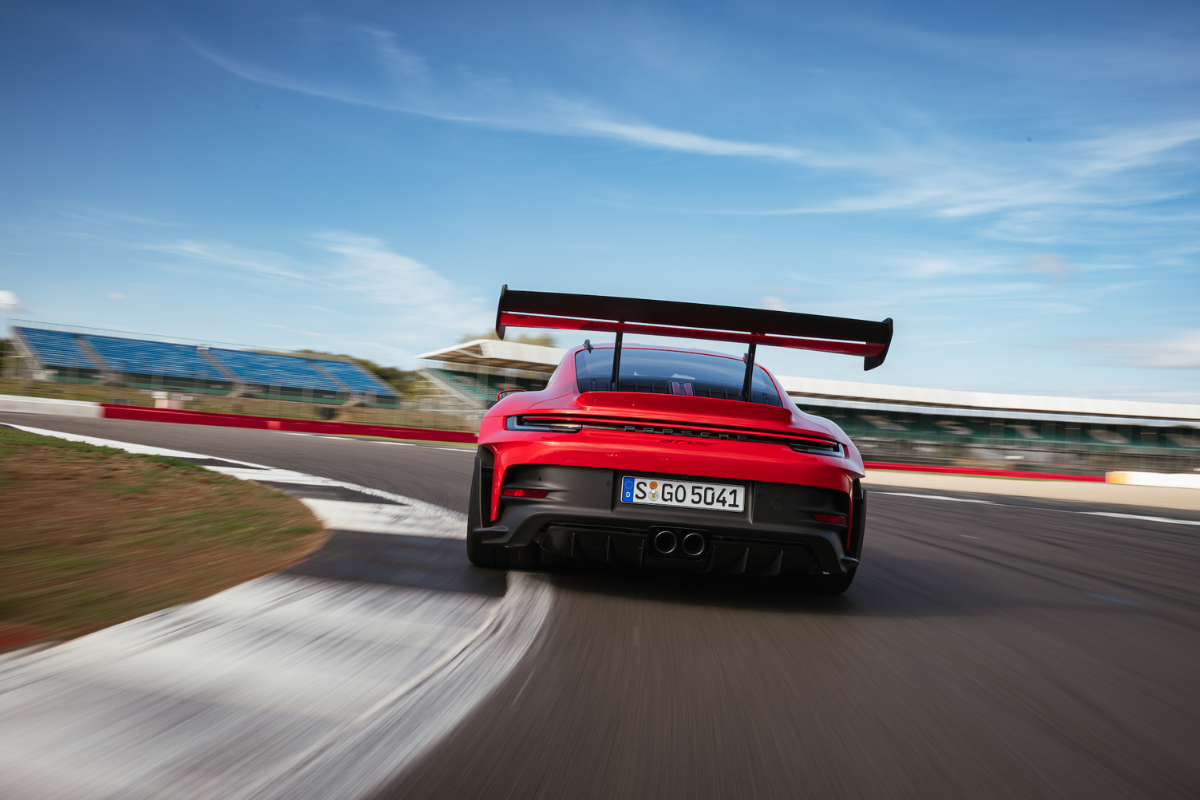 Porsche 911 (992) GT3 RS, un châssis conçu pour le circuit