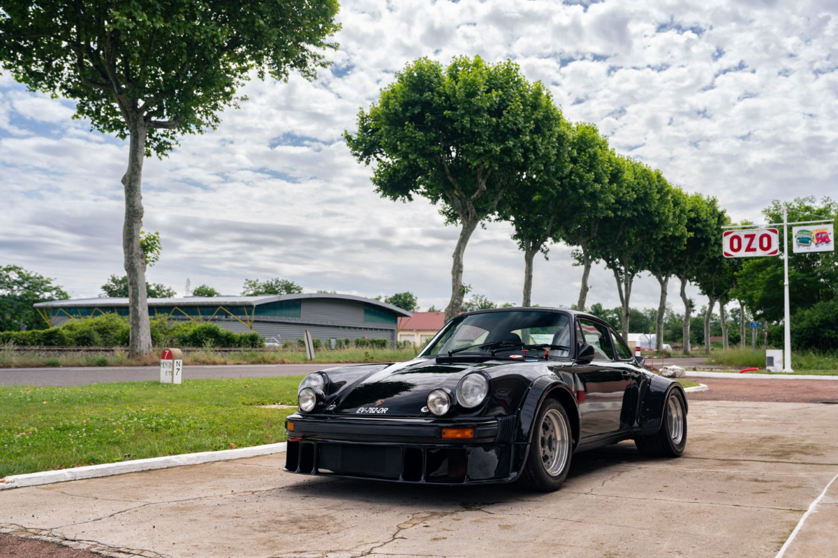 La Porsche 911 de Johnny Hallyday aux enchères à Lyon