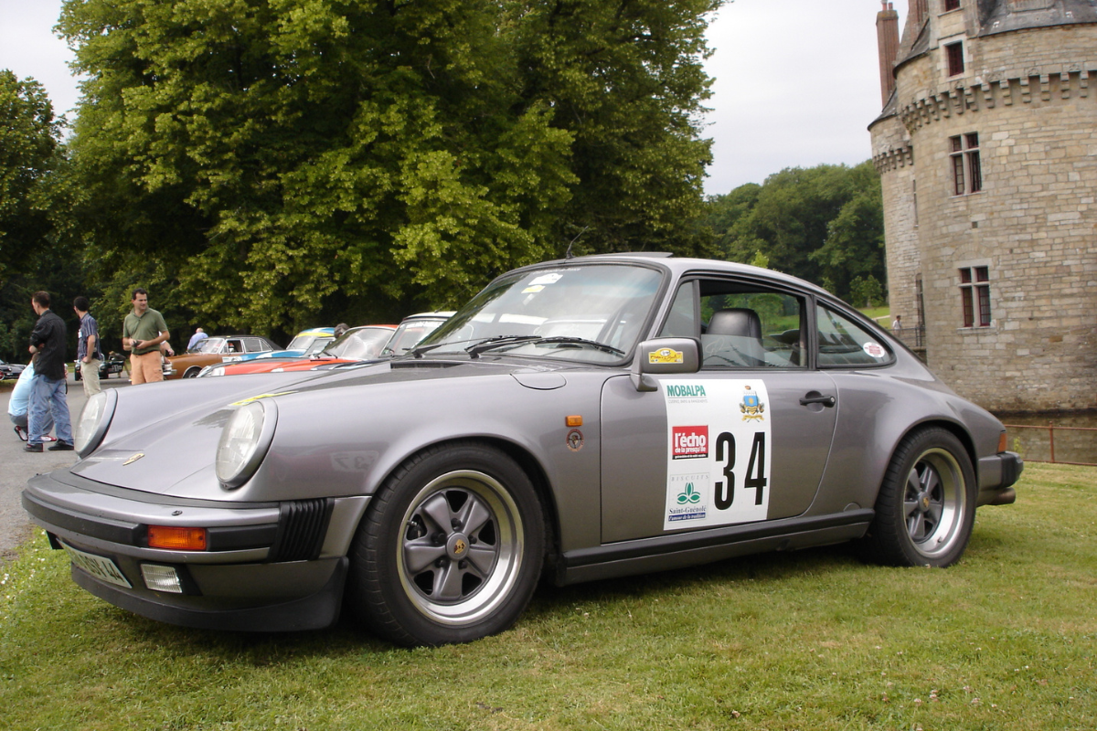 Porsche 911 jubile flat 6 mag