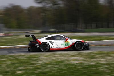 Porsche 911 rsr 91 porsche gt team richard lietz frederic makowiecki