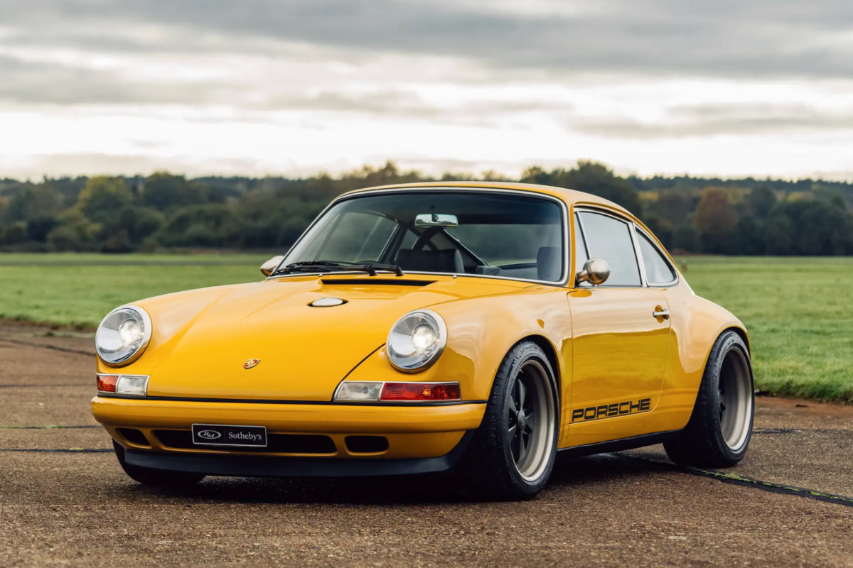 Porsche 911 singer uk1