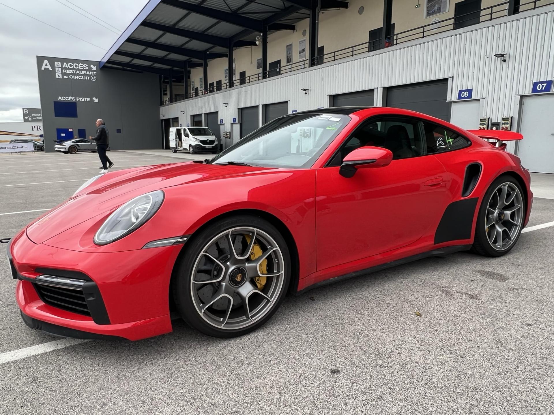 Propriétaire d’une Porsche 992 Turbo S et paraplégique “Votre Porsche, votre histoire”