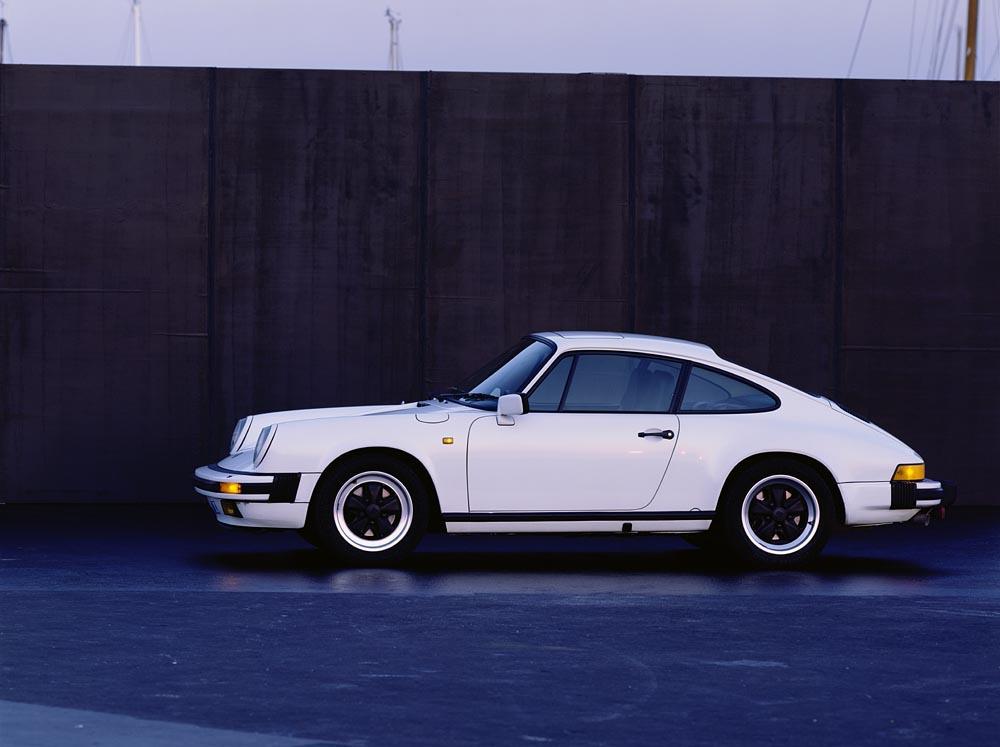 Porsche 911 type g carrera 3 2 blanc profil 1