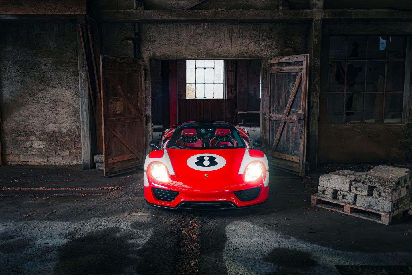 Porsche 918 Spyder psychédélique mise aux enchères par RM Sotheby’s