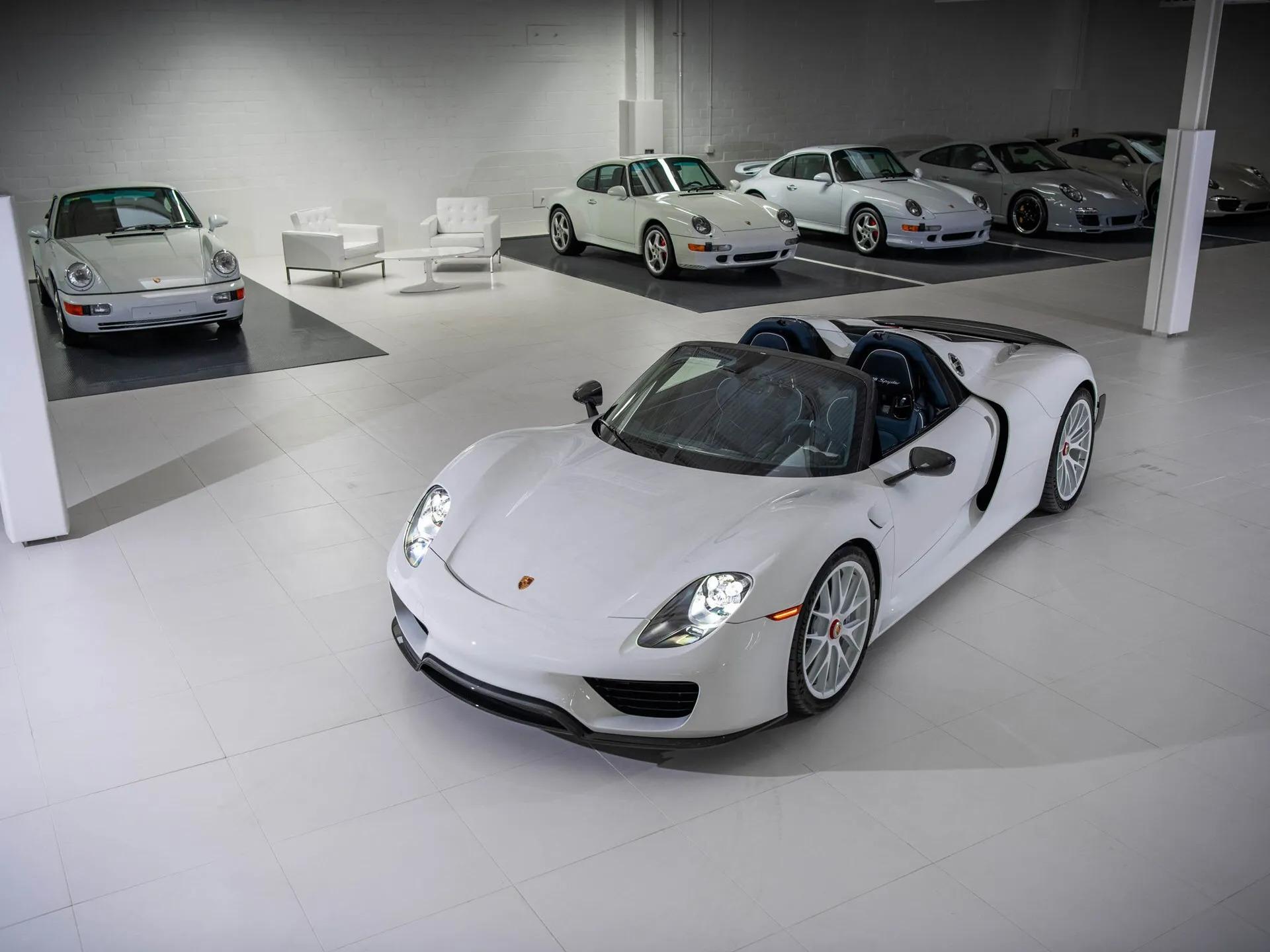 “The White Collection” : la liste des Porsche mises aux enchères par RM Sotheby’s