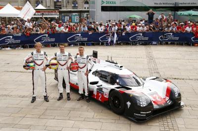 Porsche 919 hybrid brendon hartley earl bamber timo bernhard