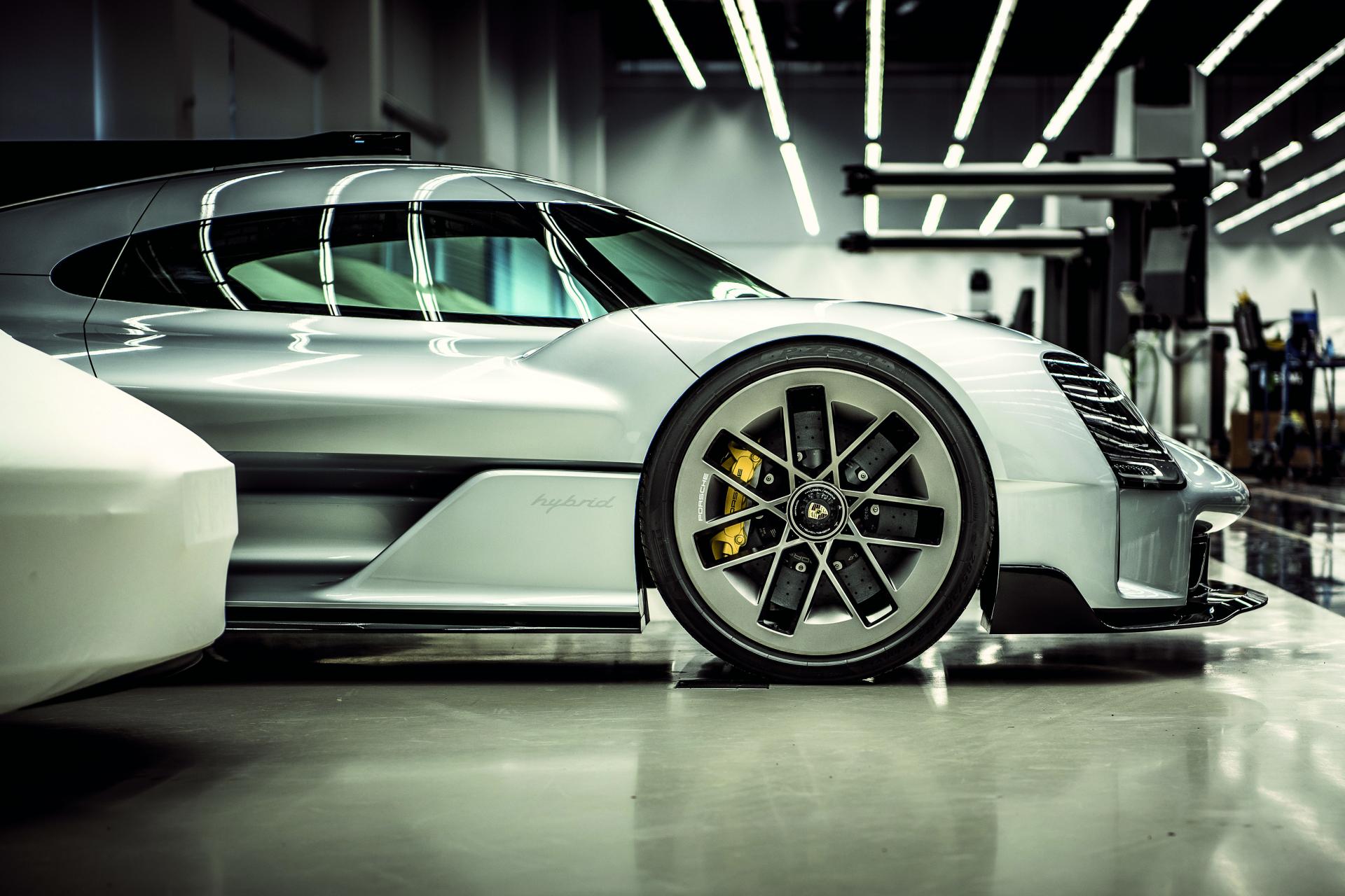 Porsche 919 street flat 6 magazine jpg