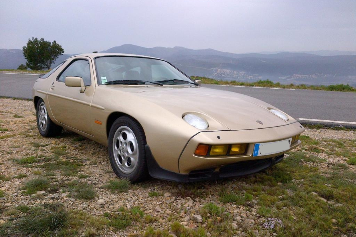 “Votre Porsche, votre histoire” : Porsche 928 S Bronze Clair Métallisé