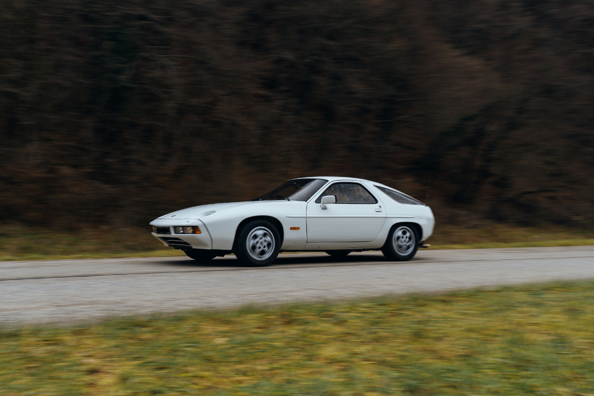 Porsche 928 flat 6 mag