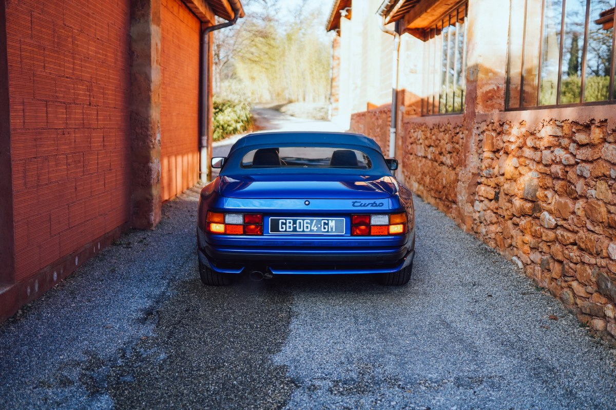 Porsche 944 turbo cabriolet flat 6 magazine