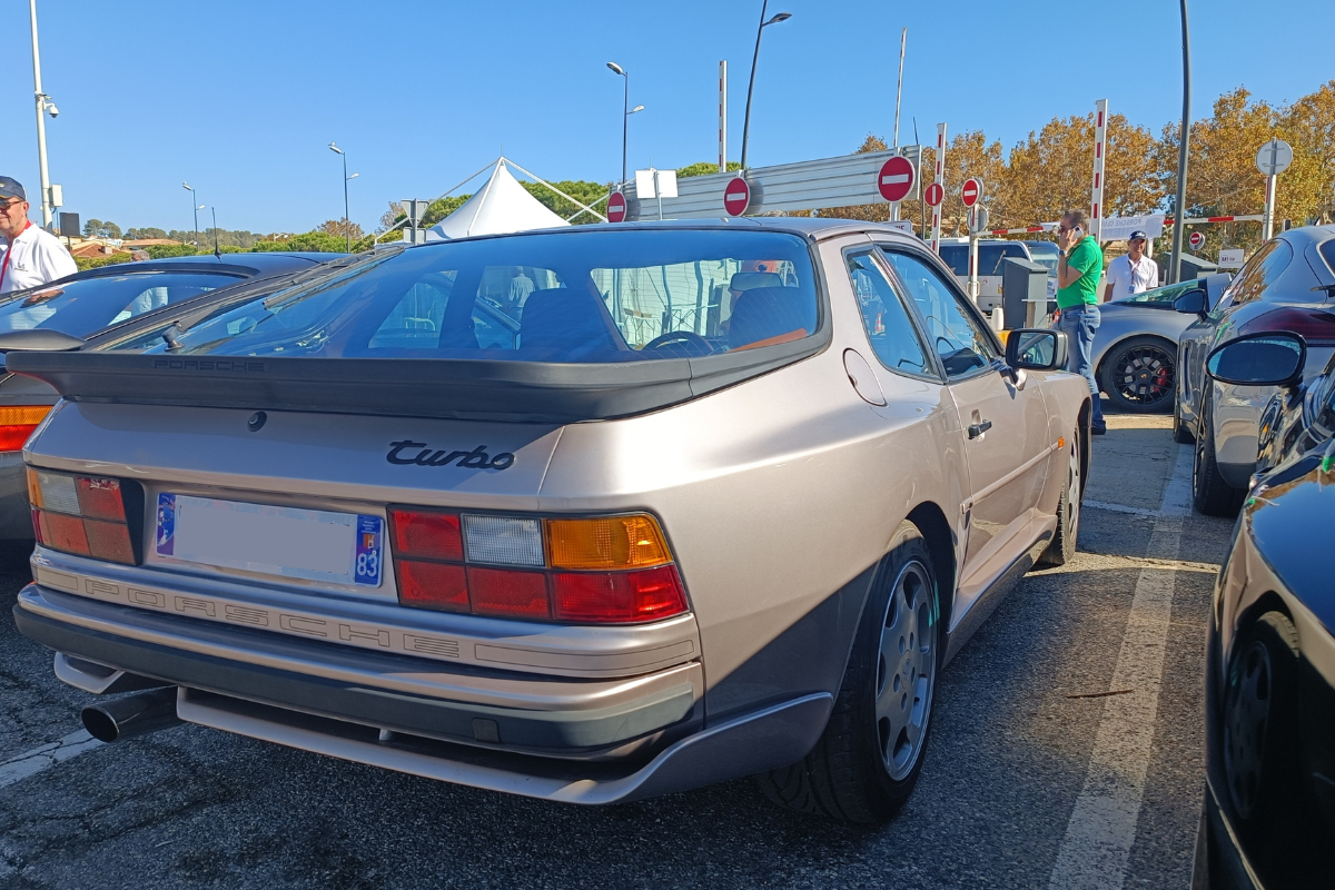 Porsche 944 turbo cup flat 6 magazine 1