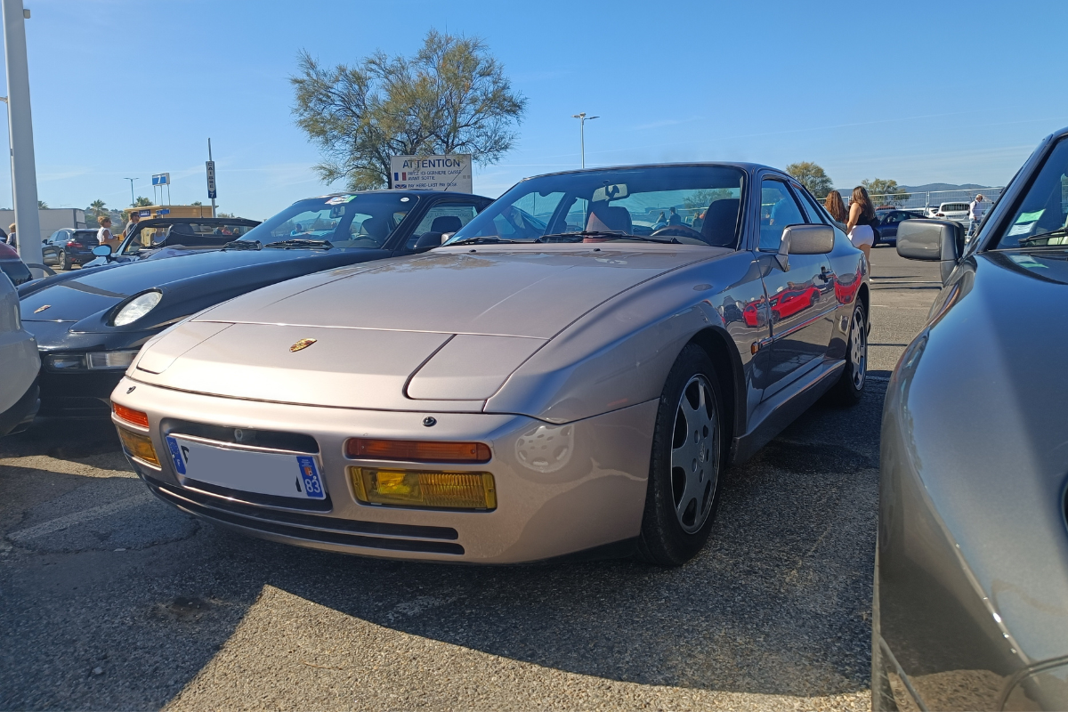 Porsche 944 turbo silver rose flat 6 magazine