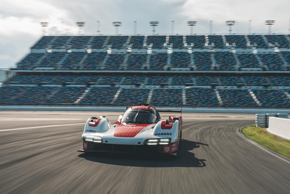 Porsche 963 daytona flat 6 magazine