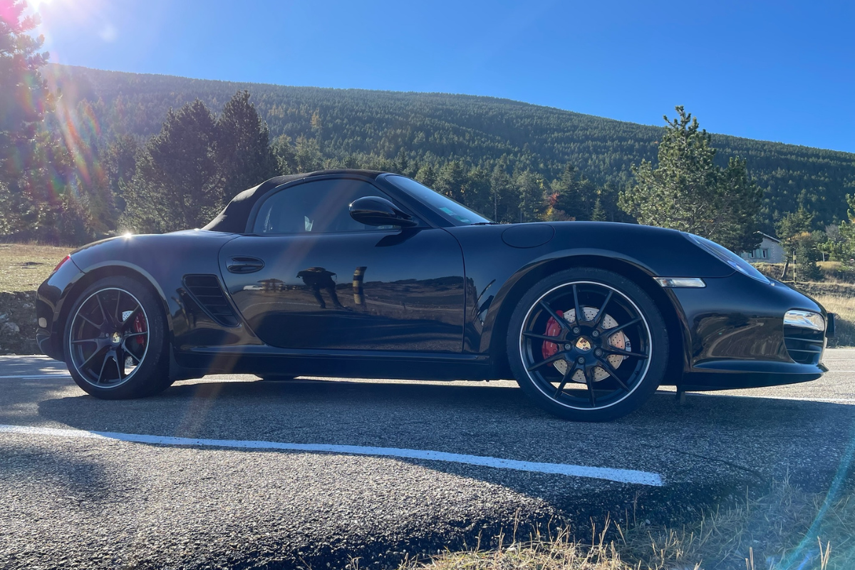 Porsche 987 black edition flat 6 mag