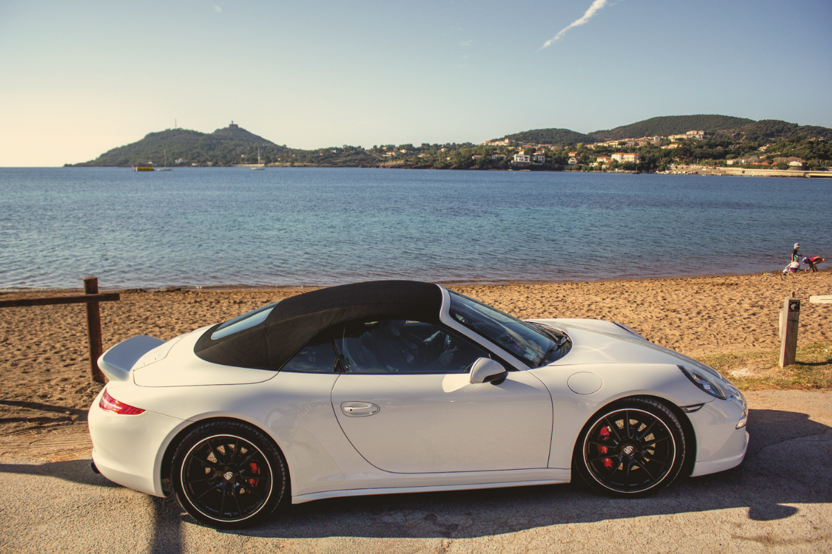 Porsche 991 carrera 4s cabriolet flat 6 mag