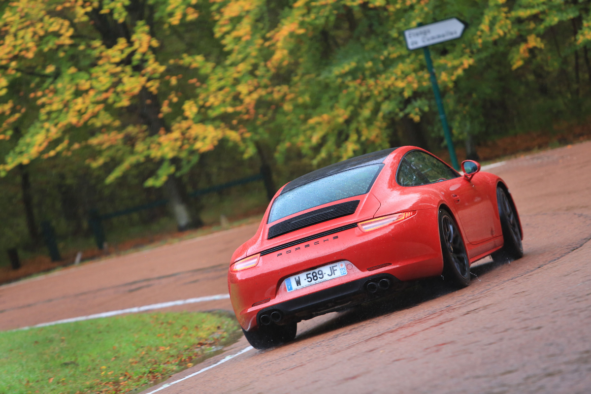 Porsche 991 carrera gts ph 1 flat 6