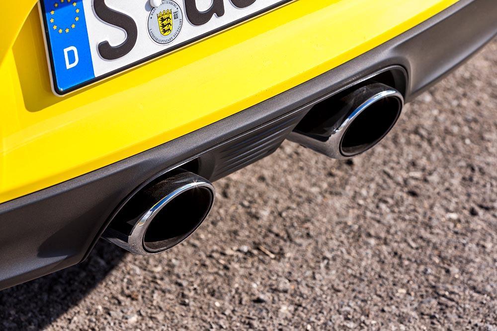 Porsche 991 carrera s phase 2 echappement sport jaune
