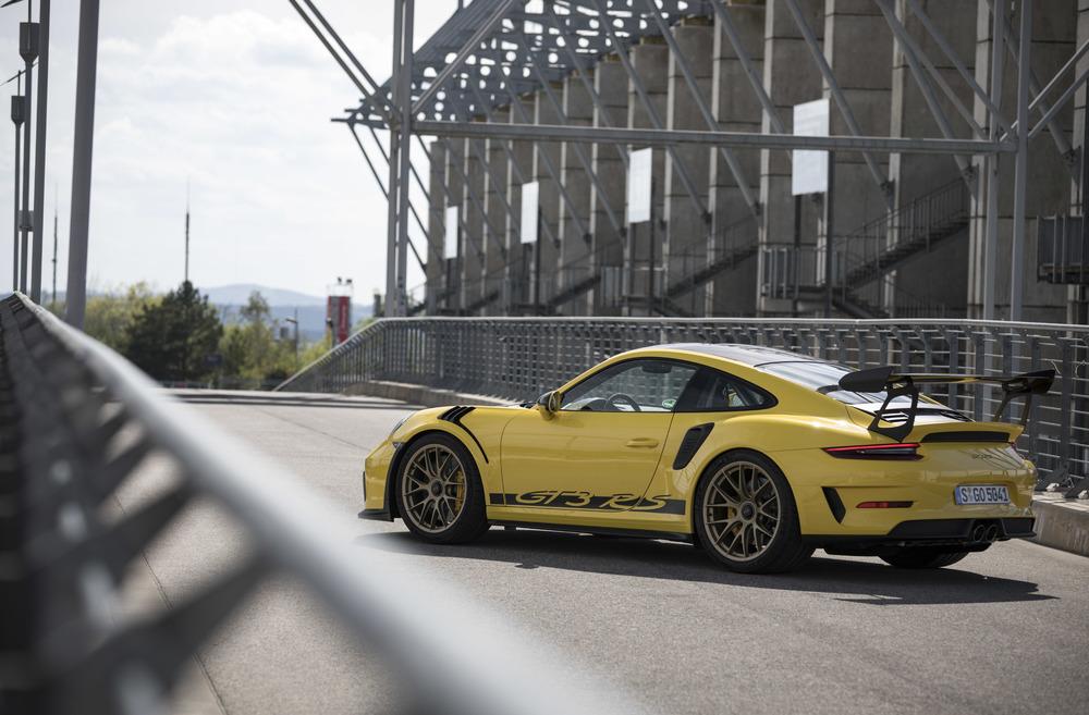 Porsche 991 gt3 rs jaune racing