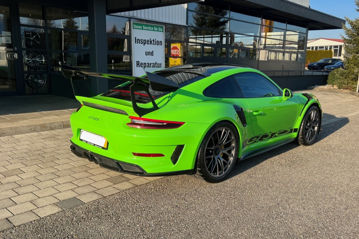 Porsche 991 gt3 rs vert lezard flat 6 mag