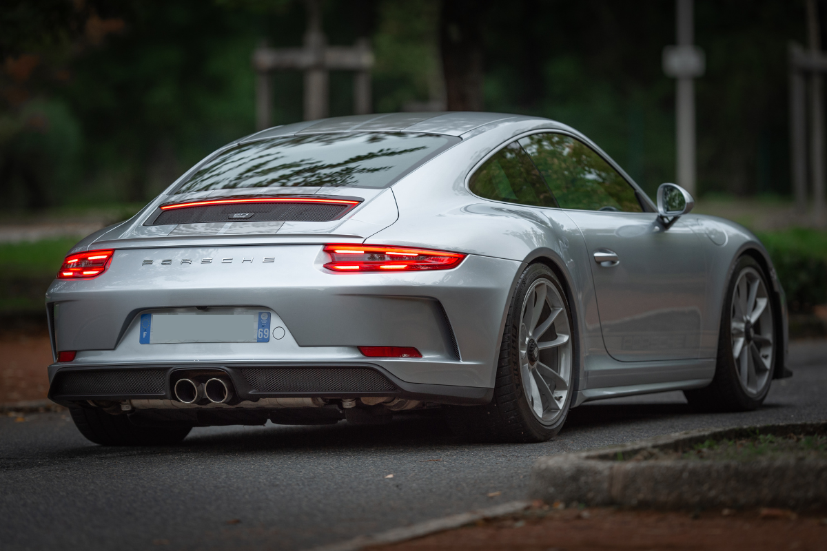 Porsche 991 gt3 touring flat 6 mag