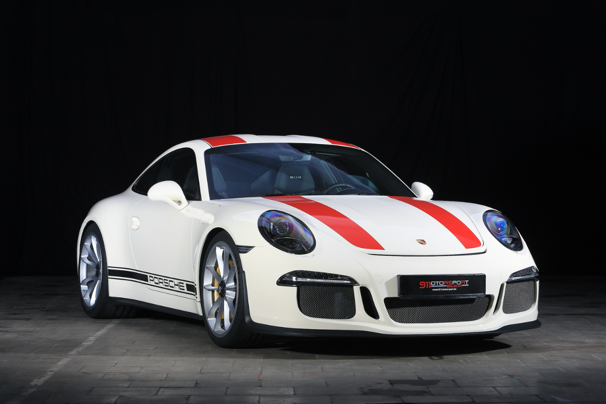 Porsche 991 r flat 6 magazine